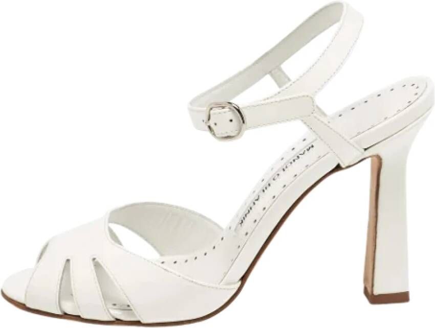 Manolo Blahnik Pre-owned Leather sandals White Dames