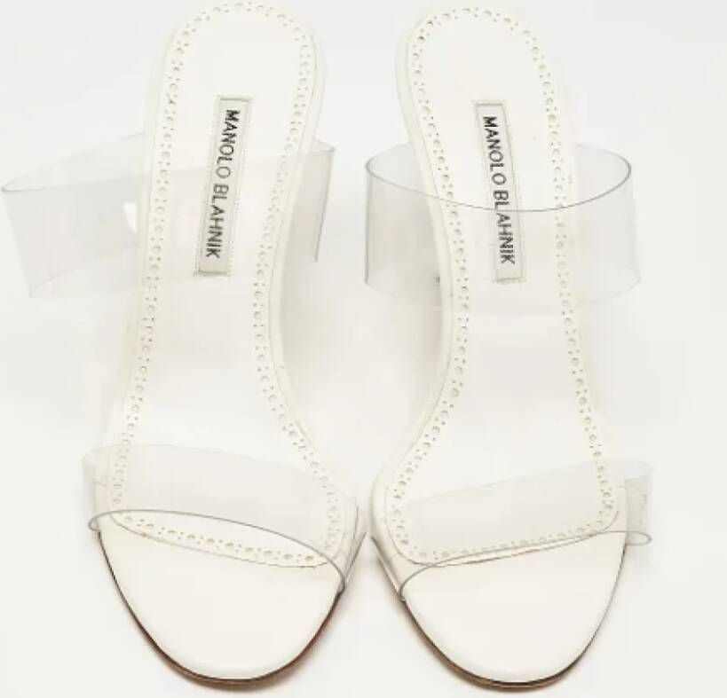 Manolo Blahnik Pre-owned Plastic sandals White Dames