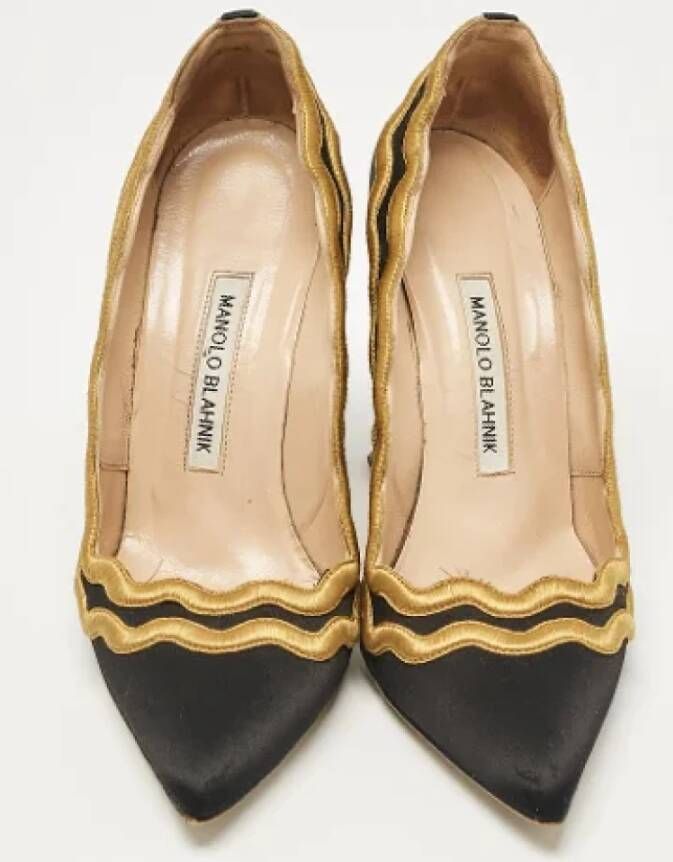 Manolo Blahnik Pre-owned Satin heels Black Dames