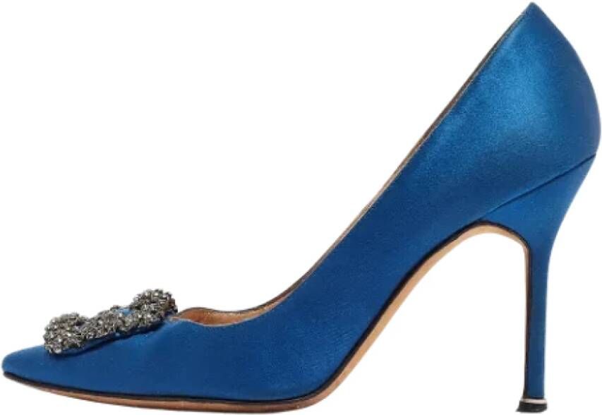 Manolo Blahnik Pre-owned Satin heels Blue Dames