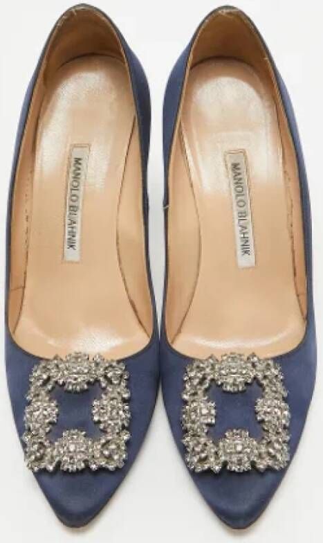 Manolo Blahnik Pre-owned Satin heels Blue Dames