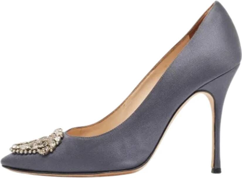 Manolo Blahnik Pre-owned Satin heels Gray Dames