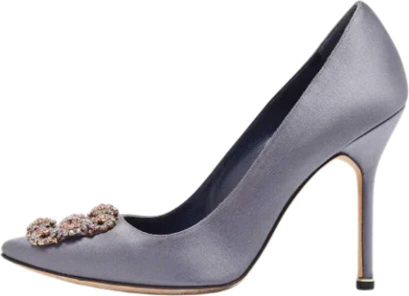 Manolo Blahnik Pre-owned Satin heels Gray Dames