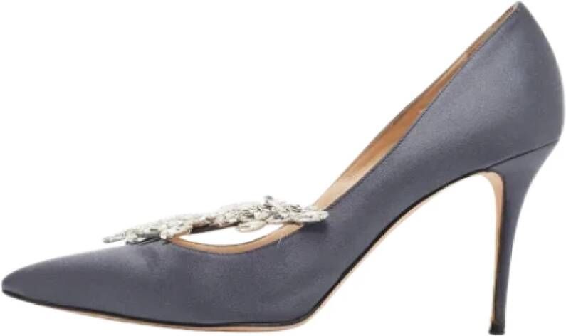 Manolo Blahnik Pre-owned Satin heels Gray Dames