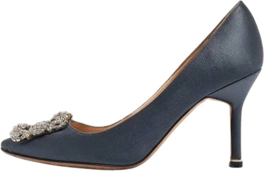 Manolo Blahnik Pre-owned Satin heels Gray Dames