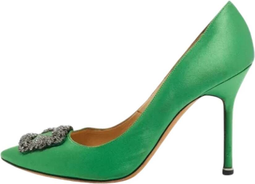 Manolo Blahnik Pre-owned Satin heels Green Dames