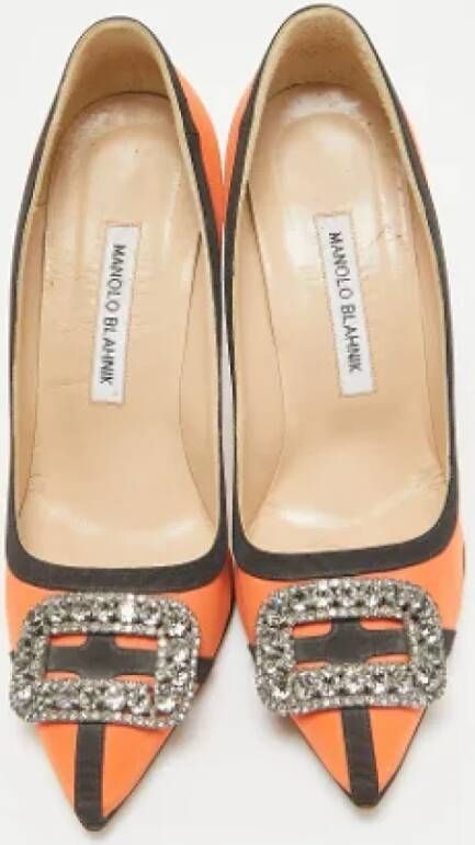 Manolo Blahnik Pre-owned Satin heels Orange Dames