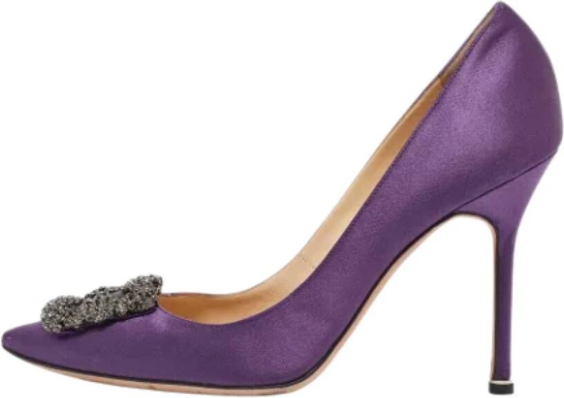 Manolo Blahnik Pre-owned Satin heels Purple Dames