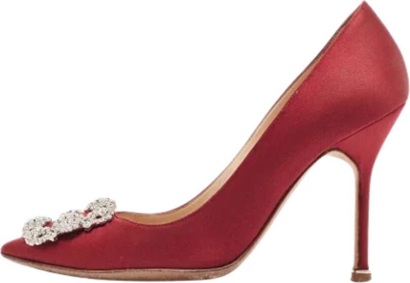 Manolo Blahnik Pre-owned Satin heels Red Dames