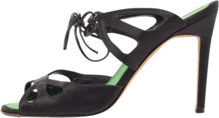 Manolo Blahnik Pre-owned Satin sandals Black Dames