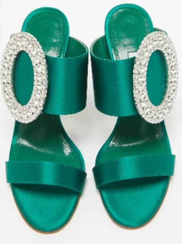 Manolo Blahnik Pre-owned Satin sandals Green Dames