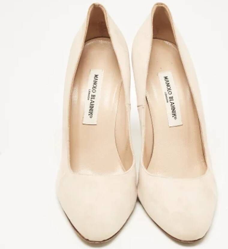 Manolo Blahnik Pre-owned Suede heels Beige Dames