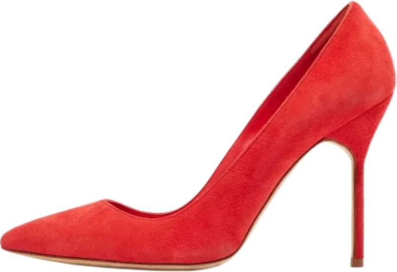 Manolo Blahnik Pre-owned Suede heels Red Dames