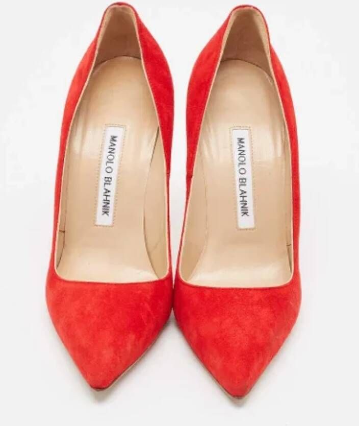 Manolo Blahnik Pre-owned Suede heels Red Dames