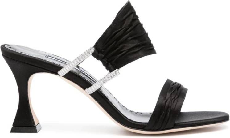 Manolo Blahnik Zwarte Sandalen van Gedrapeerd Satijn met Juwelen Gespen Black Dames