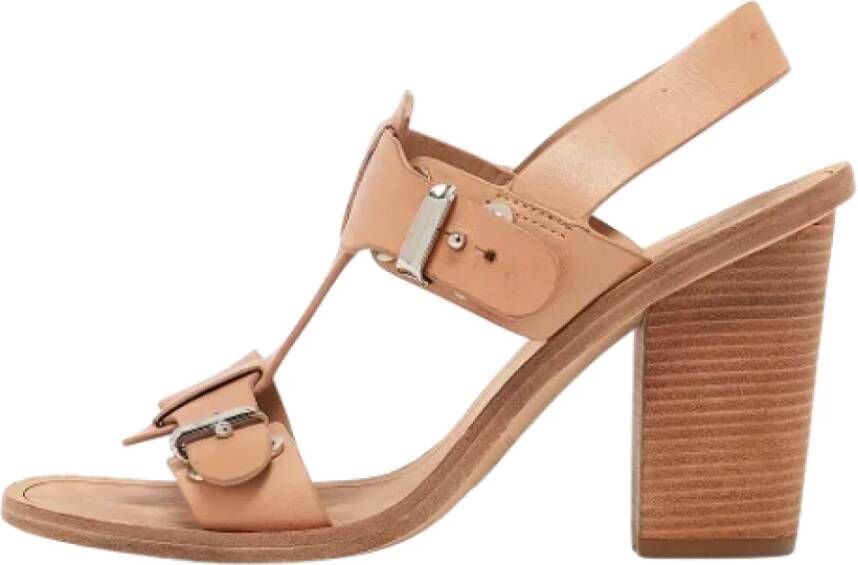 Marc Jacobs Pre-owned Leather sandals Beige Dames