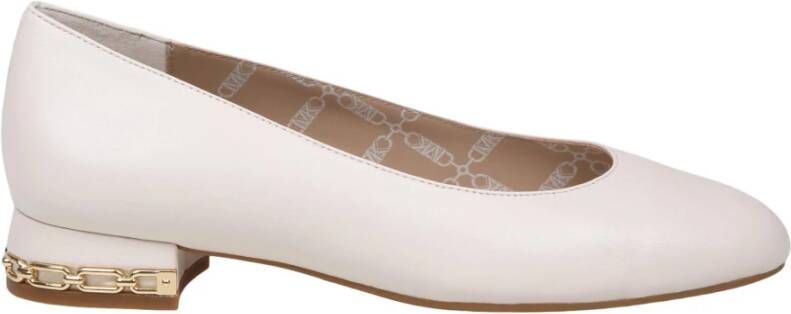 Michael Kors Crème Leren Ballet Flats met Ketting Beige Dames