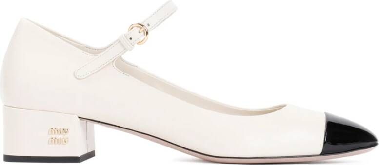 Miu Ivoor Lederen Amandel Teen Pumps Beige Dames