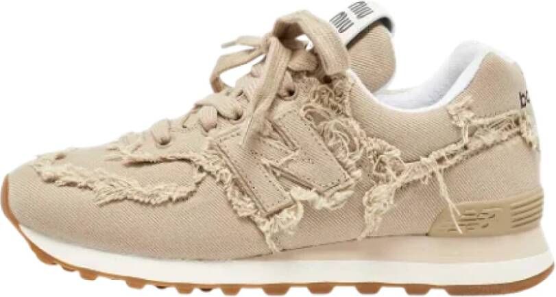 Miu Pre-owned Canvas sneakers Beige Dames