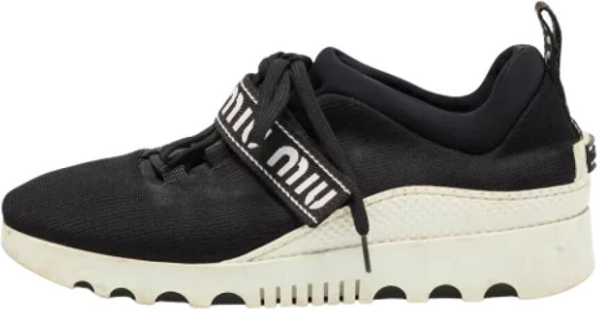 Miu Pre-owned Fabric sneakers Black Dames