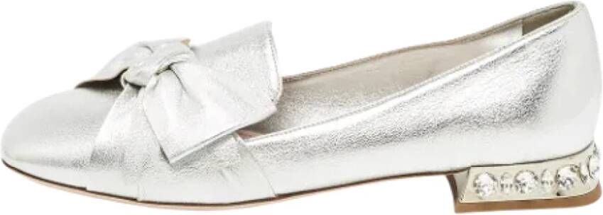 Miu Pre-owned Leather flats Gray Dames