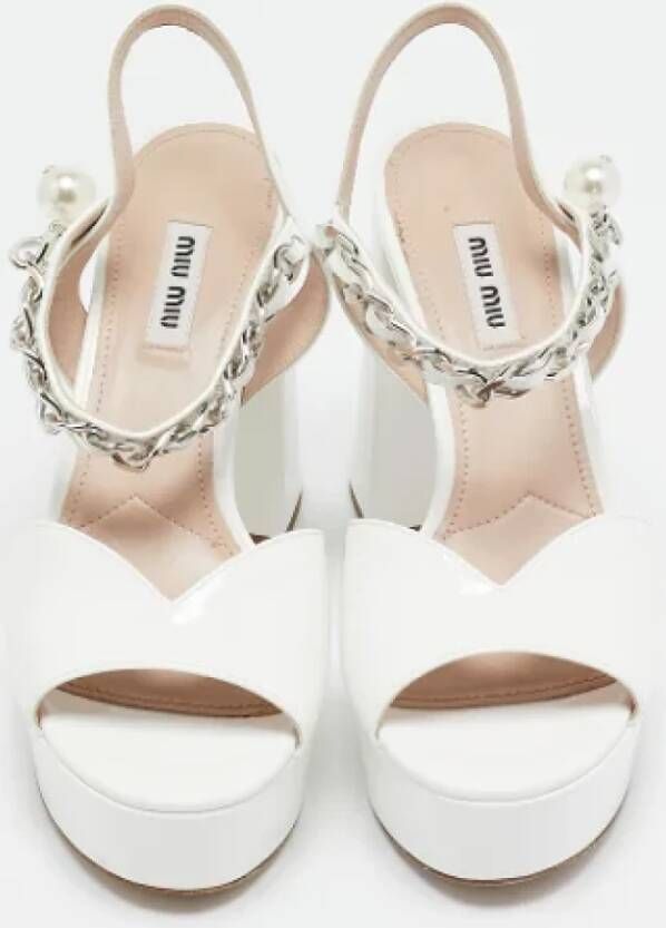 Miu Pre-owned Leather sandals White Dames