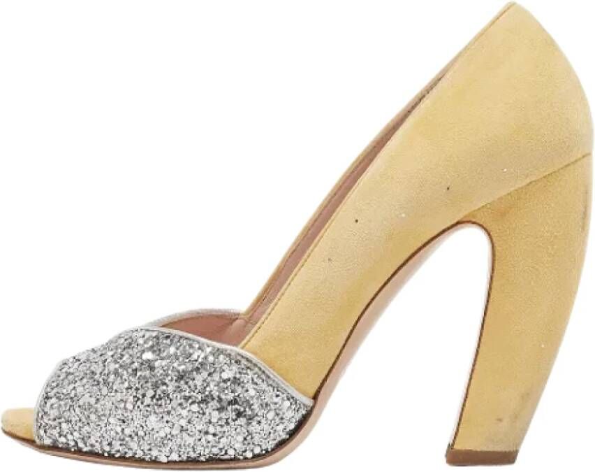 Miu Pre-owned Suede heels Yellow Dames