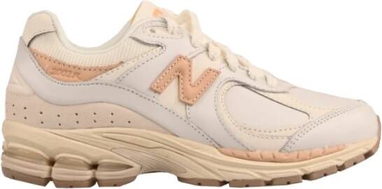 New Balance Modieuze Sneakers met Uniek Design en Comfort White Dames