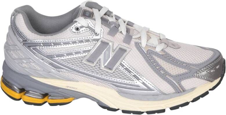 New Balance Grijze Sneakers Stijlvol Ss24 Gray Heren