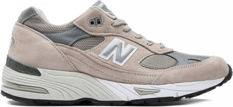 New Balance "Grijze Leren Sneakers met Reflecterende Details" Grijs