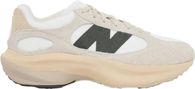 New Balance Slangenprint Runner Sneakers Beige Dames