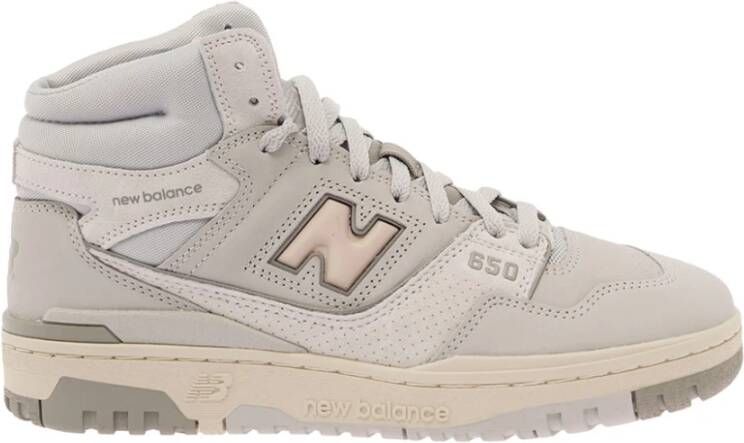 New Balance Grijze High-top Sneakers met Amandelvormige Neus Grijs Dames