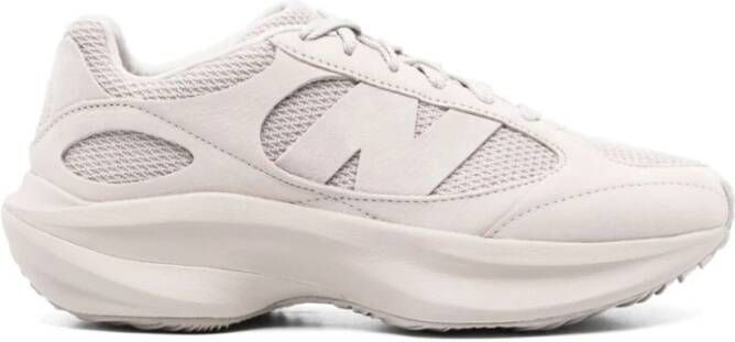 New Balance Stijlvolle Sneakers voor Actieve Levensstijl Beige Heren