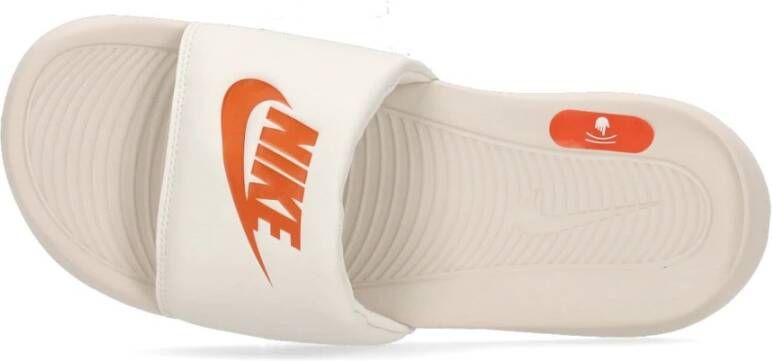 Nike Comfortabele Rubberen Slippers met Textuur Voetbed White Unisex