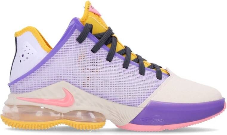 Nike Lebron 19 Low Lilac Pink Gaze Dk Smoke Grey Schoenmaat 38 1 2 Basketball Performance Low DO9829 500