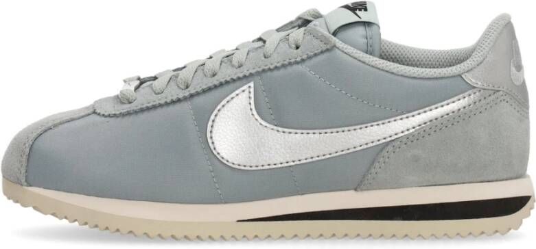 Nike Lichte Lage Schoenen met Gewatteerde Kraag Gray Dames