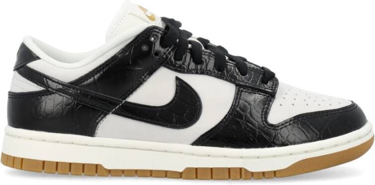 Nike Phantom Black Sneakers met Gouden Logo Black Dames