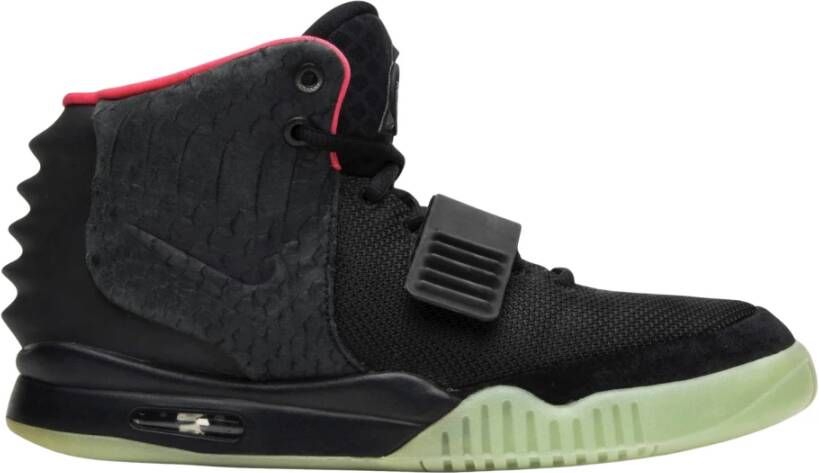 Nike Solar Red Yeezy 2 Limited Edition Black Heren