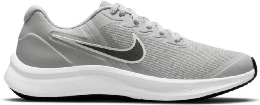 Nike Star Runner Sneakers voor Actieve levensstijl Grijs