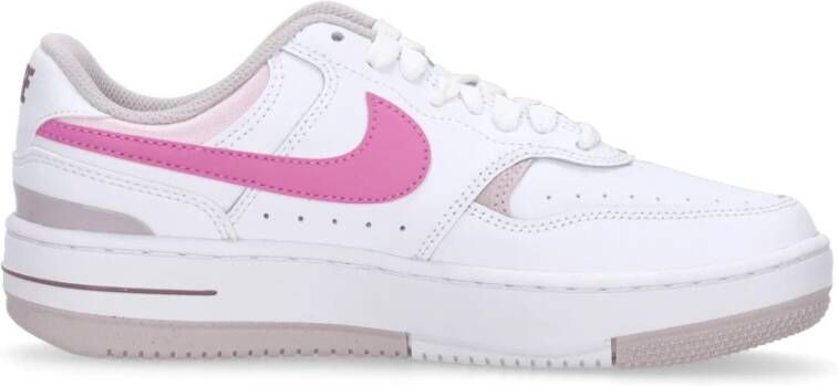 Nike Witte lage schoen met roze en violette accenten White Dames