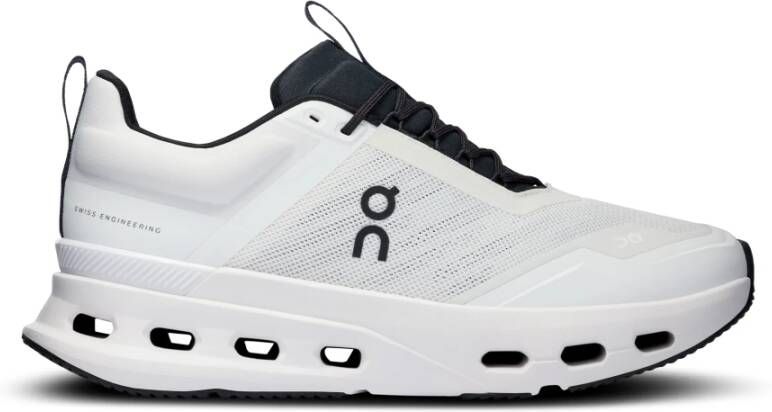 ON Running Cloudnova Witte Sneakers met uitzonderlijke grip White Dames