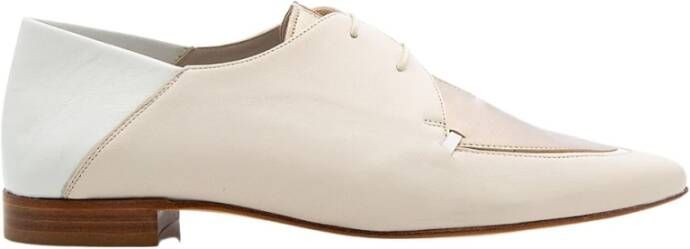 Pertini Beige en witte puntige veterschoen Beige Dames