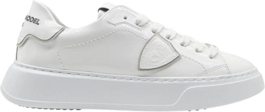 Philippe Model Lage Temple Sneakers in Wit Vernis White Dames