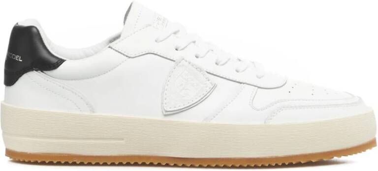 Philippe Model Witte Sneakers met Geperforeerde Tip en Logo White