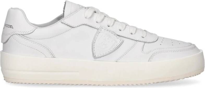 Philippe Model Witte platte schoenen Urban Sneaker Minimalistisch ontwerp White