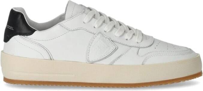 Philippe Model Witte Sneakers met Geperforeerde Tip en Logo White