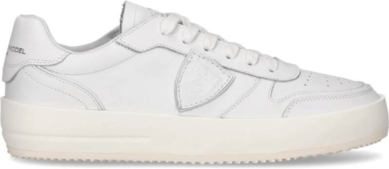 Philippe Model Witte platte schoenen Urban Sneaker Minimalistisch ontwerp White