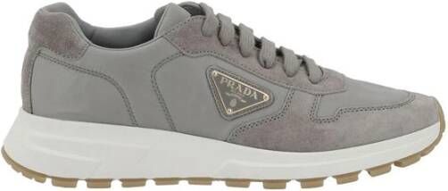 Prada Moderne Suède Sneakers met Gestructureerde Zool Gray Heren