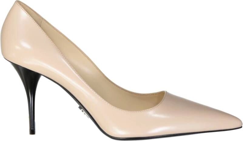 Prada Verhoog je stijl met leren pumps Beige Dames