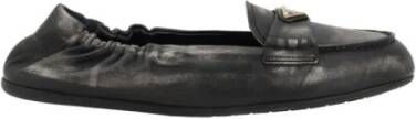 Prada Vintage-Effect Leren Loafers met Logo Plaque Brown Dames